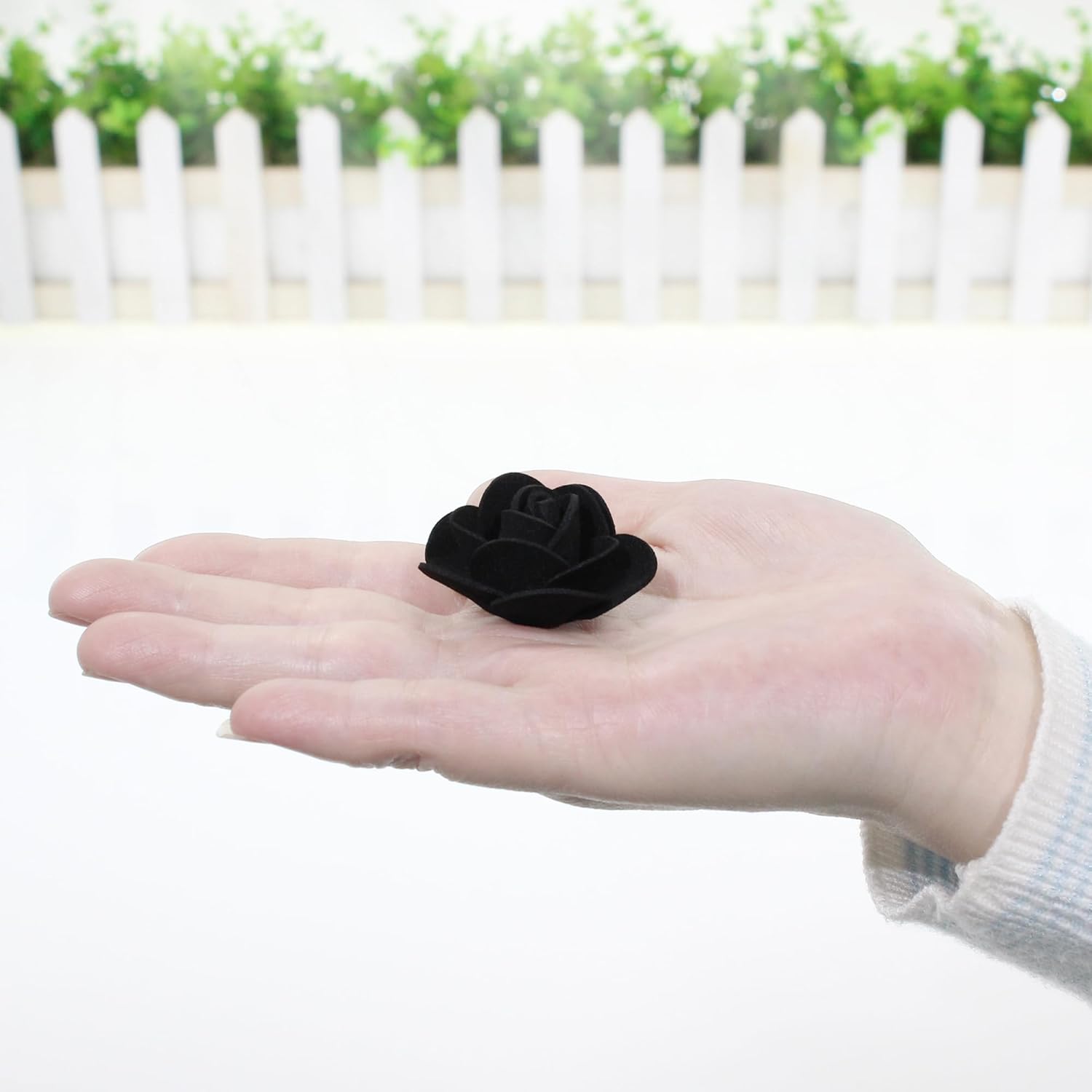 500 Pcs 1.4 Inch Mini Artificial Flowers Head Bulk 5 in 1 Set Faux Foam Fake Small Rose Tiny Baby Flores Bouquet Cake Gift Home Decoration DIY Craft (Black)