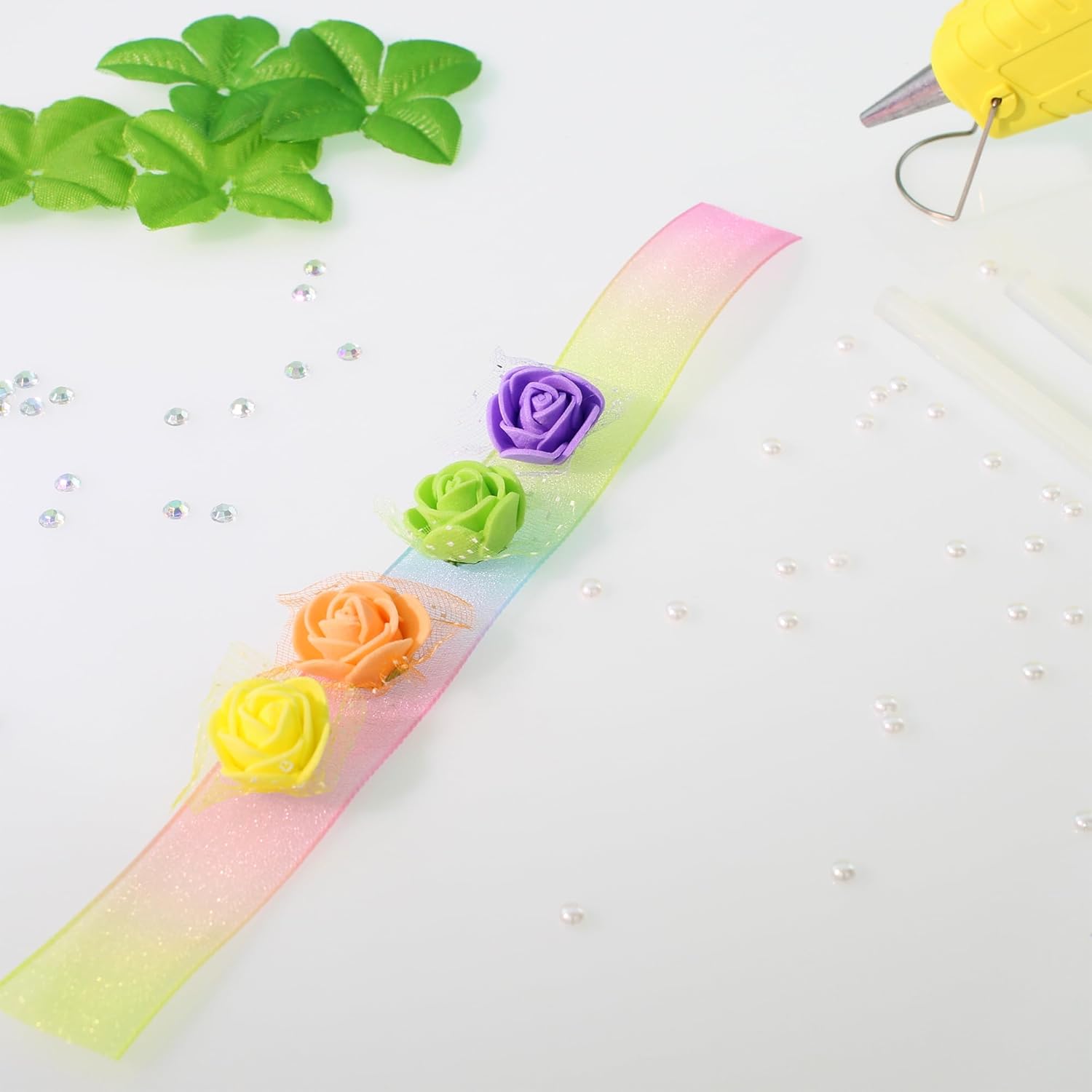 500 Pcs 0.6 Inch Mini Artificial Flowers Head Bulk 5 in 1 Set Faux Foam Fake Small Rose Tiny Baby Flores Bouquet Wreath Gift Hair Clip Home Decoration DIY Craft (Green)