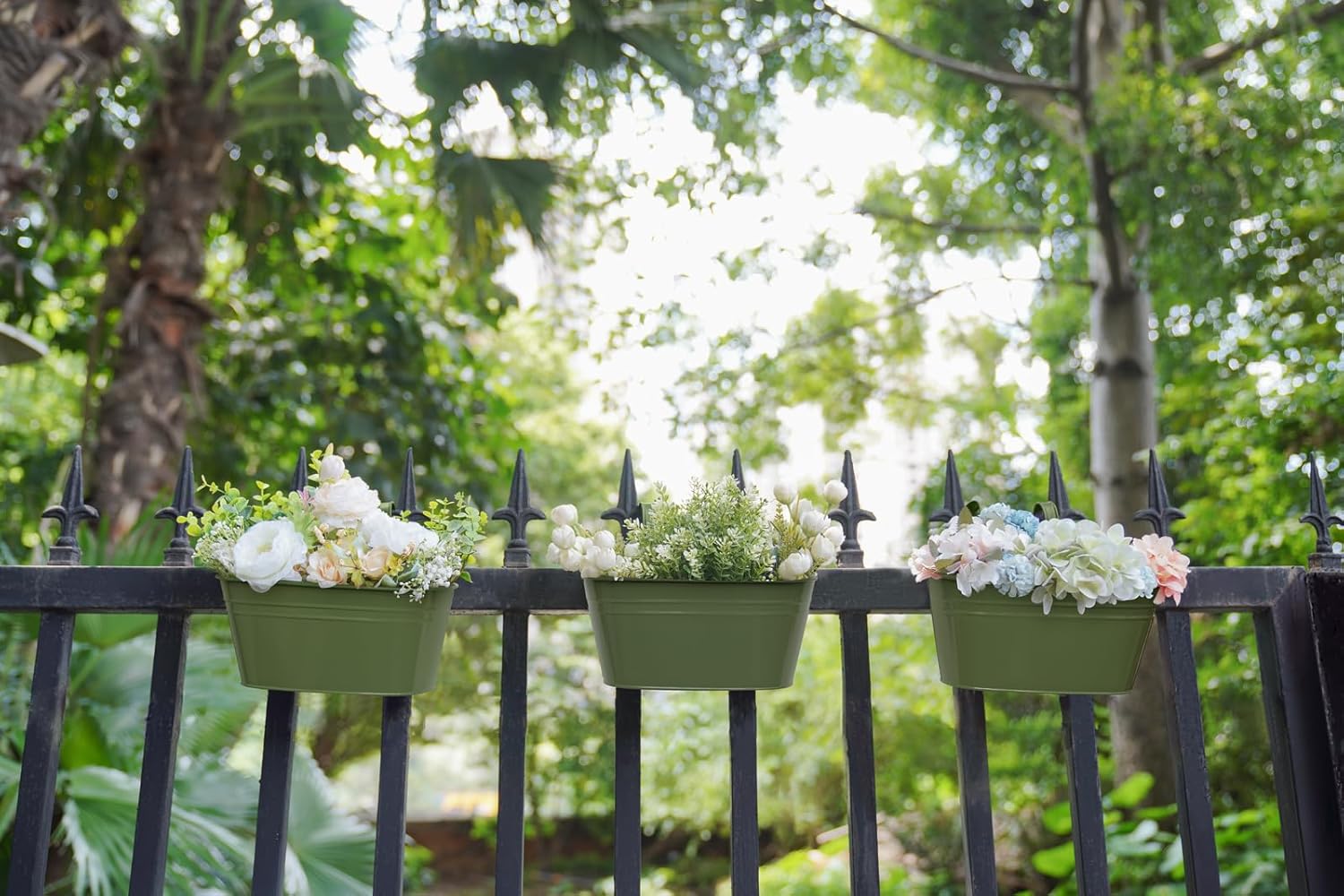 Dahey Metal Iron Hanging Flower Pots for Railing Fence Hanging Bucket Pots Countryside Style Outdoor Planter Window Flower Plant Holder with Detachable Hooks Home Decor,Green,3 Pcs