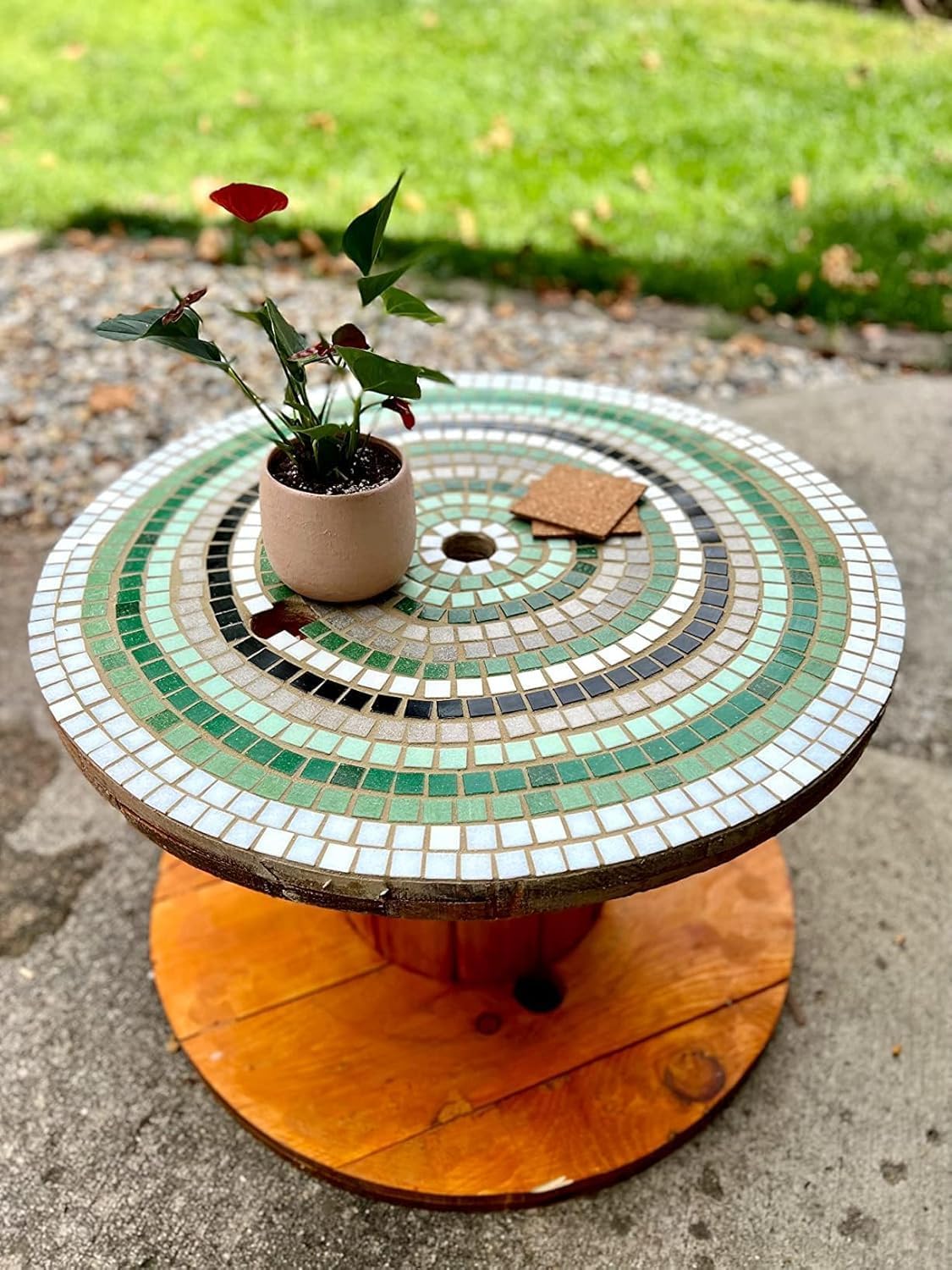 3/4 inch Quartz Glass Mosaic Tiles for Crafts, 1.1 LB, Square Mosaic Pieces for DIY Picture, Home Mosaic Decoration (Sky Blue)