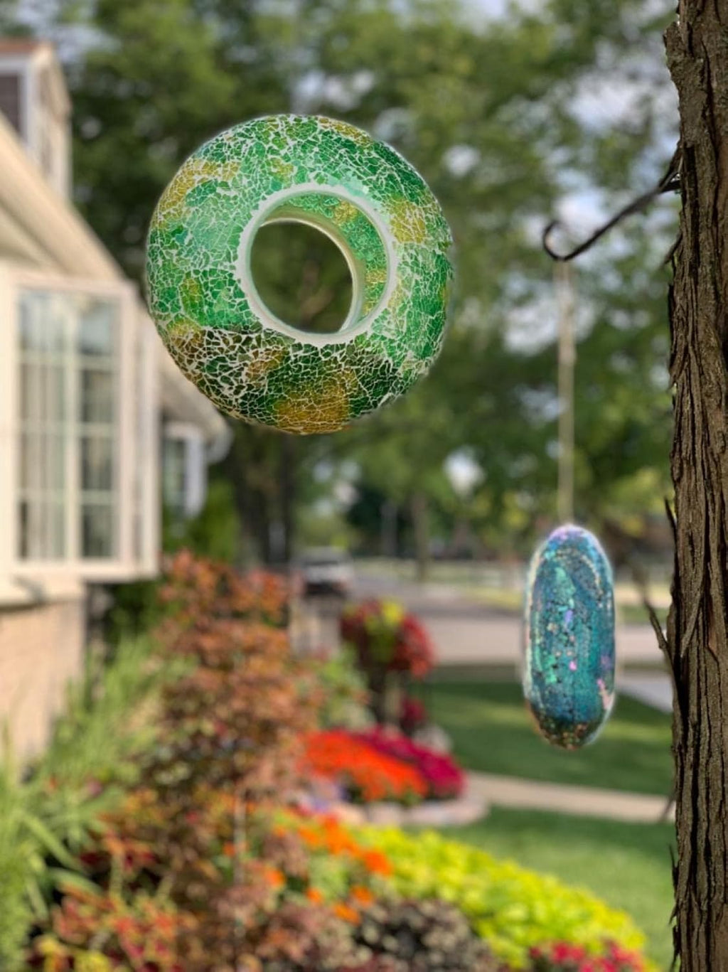 Fly Through Wild Bird Feeder Garden Hanging Bird Feeder Mosaic Circle for Outdoor Decoration,Green