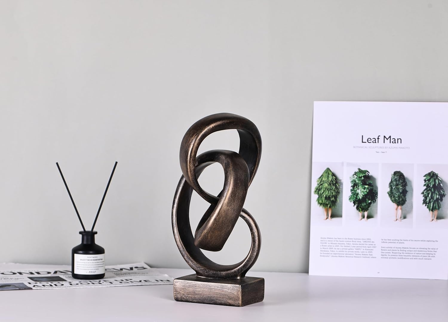 Modern Abstract Knot Sculpture, Artistic Mobius Inspired Resin Decor, Elegant Home and Office Decor, Perfect for Shelves, Desktops, and Mantles, Ideal Gift for Birthdays, Housewarmings (Bronze)