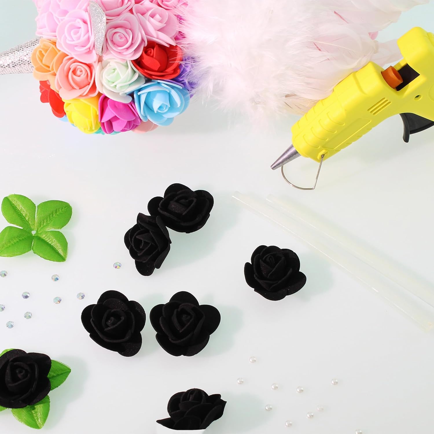 500 Pcs 1.4 Inch Mini Artificial Flowers Head Bulk 5 in 1 Set Faux Foam Fake Small Rose Tiny Baby Flores Bouquet Cake Gift Home Decoration DIY Craft (Black)