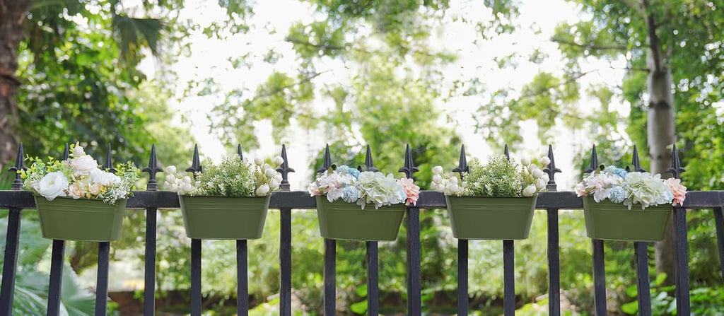 Dahey Metal Iron Hanging Flower Pots for Railing Fence Hanging Bucket Pots Countryside Style Outdoor Planter Window Flower Plant Holder with Detachable Hooks Home Decor,Green,5 Pcs