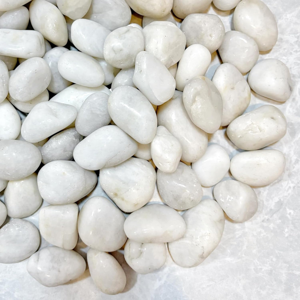 2lbs River Rocks, 1-2Inch Decorative Ornamental Natural Pebbles for Garden Couryard Landscaping Stones, Gravel Filler for Fish Tank,Vases,Home Decor,Aquariums,Animal Habitat, White