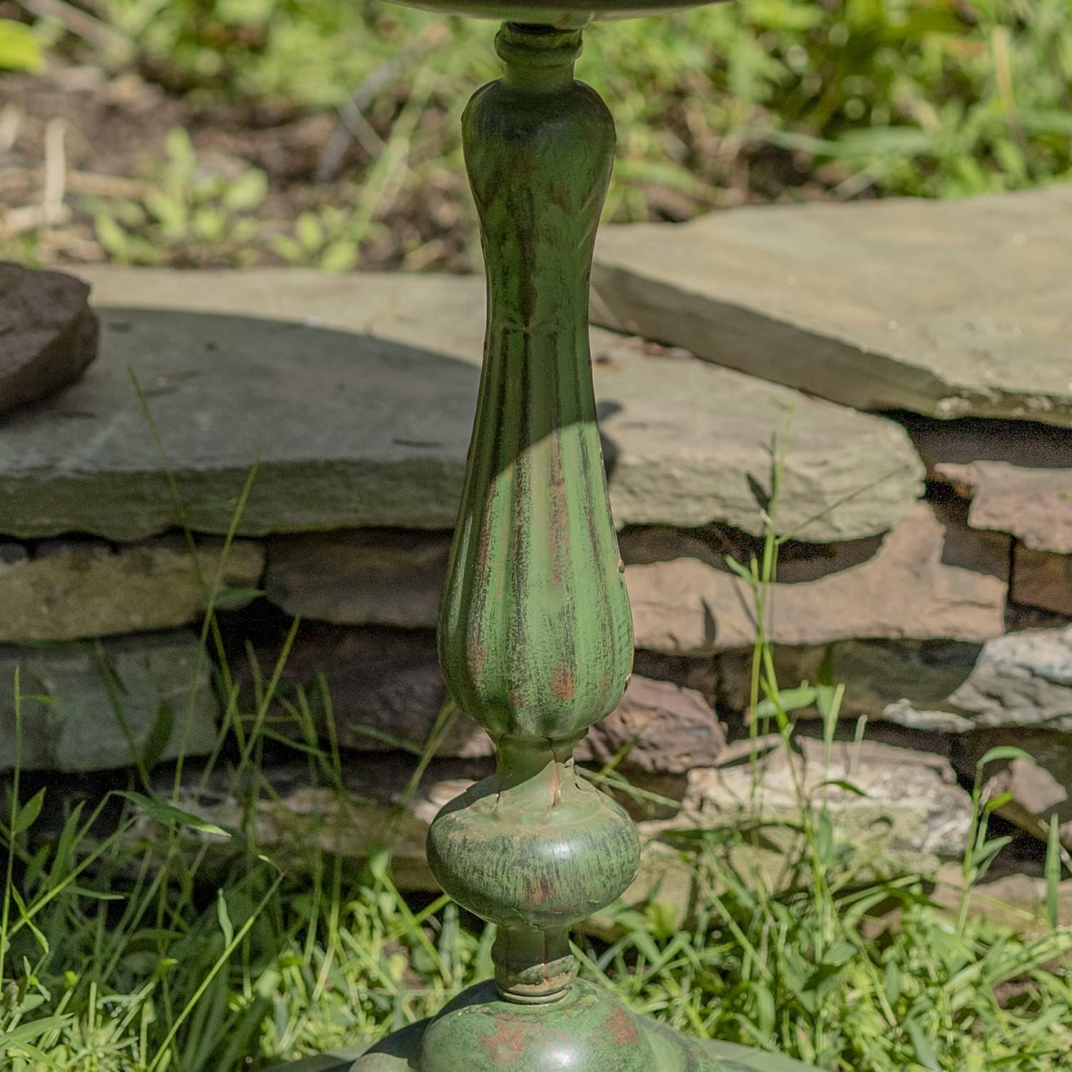 Zaer Ltd. Ornate Metal Pedestal Style Birdbath with Cast Iron Birds on Rim Full Base (Green)