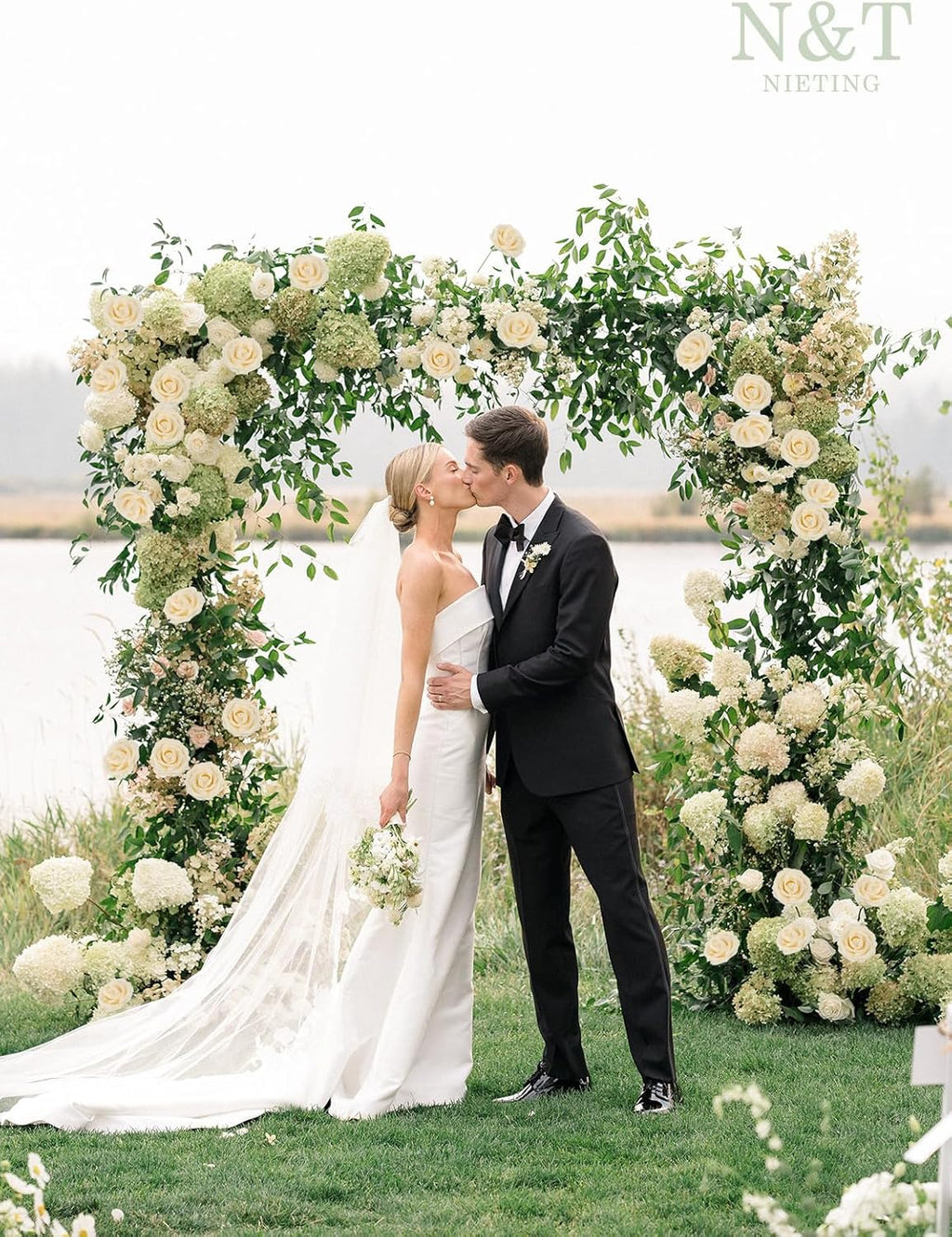 N&T NIETING Roses Artificial Flowers, 50pcs Fake Flowers Foam Roses for DIY Wedding Bridal Bouquet Baby Shower Party Cake Wall Decoration, Cream