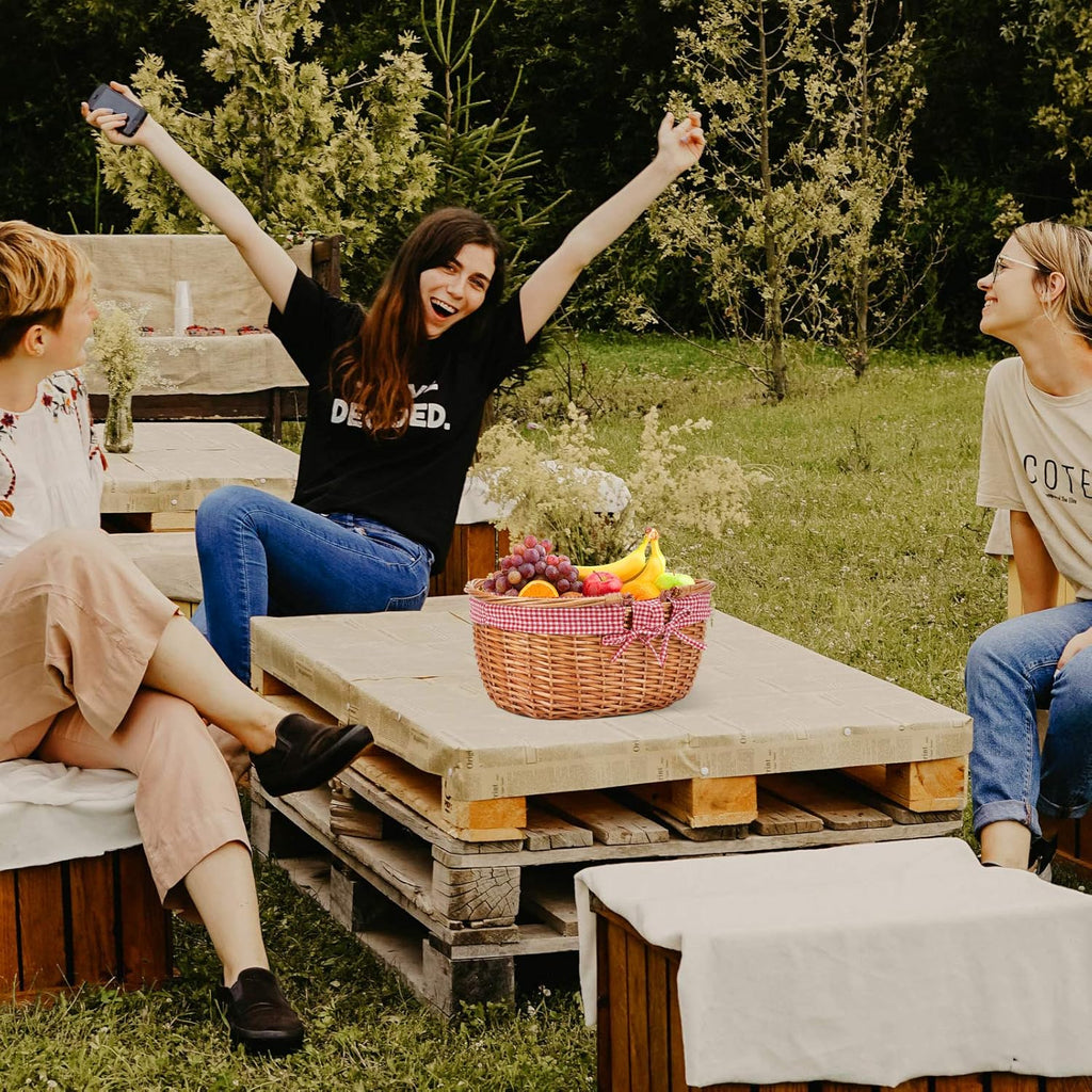 G GOOD GAIN Wicker Picnic Basket with Double Folding Handles,Willow Picnic Hamper,Natural Hand Woven Easter Basket,Easter Eggs and Candy Basket,Bath Toy and Kids Toy Storage,Gift Packing Basket.Red