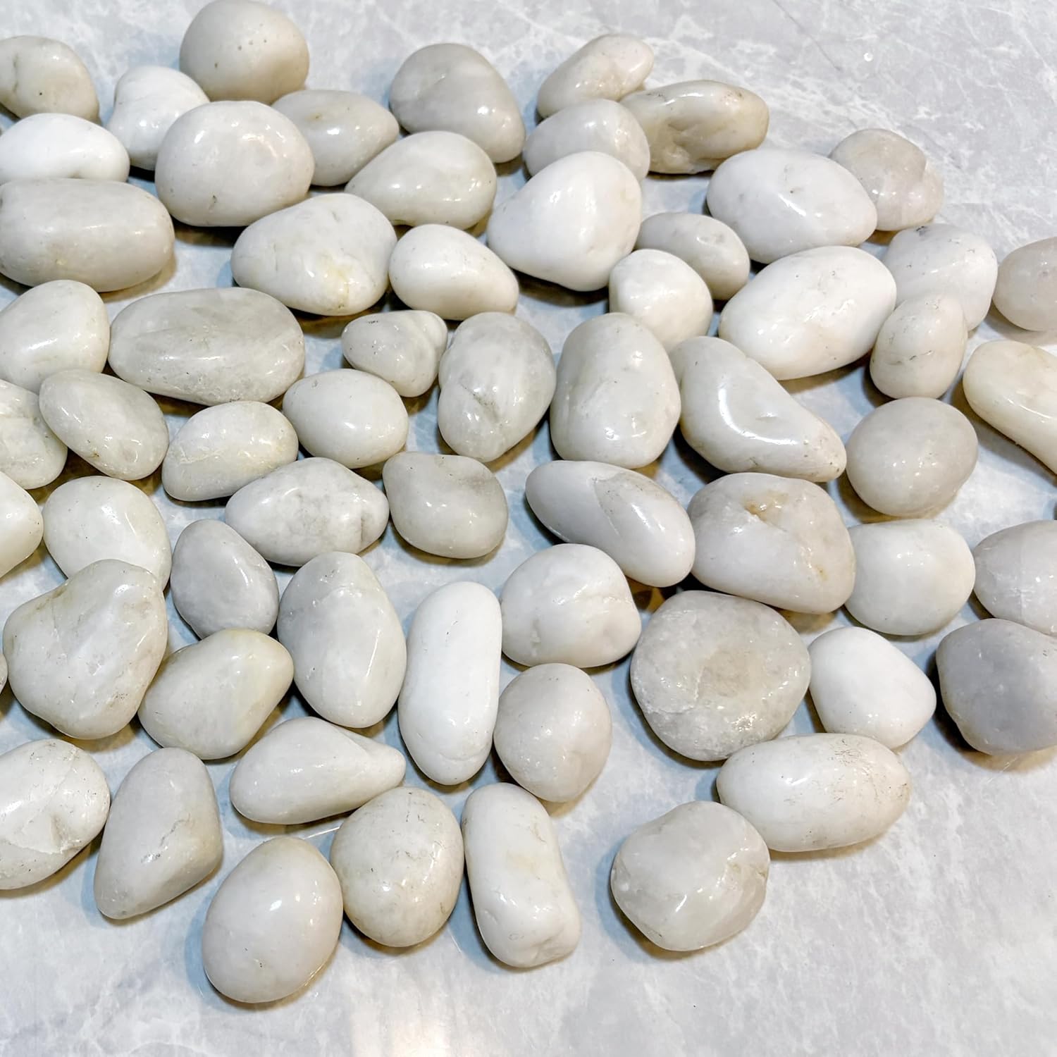 2lbs River Rocks, 1-2Inch Decorative Ornamental Natural Pebbles for Garden Couryard Landscaping Stones, Gravel Filler for Fish Tank,Vases,Home Decor,Aquariums,Animal Habitat, White