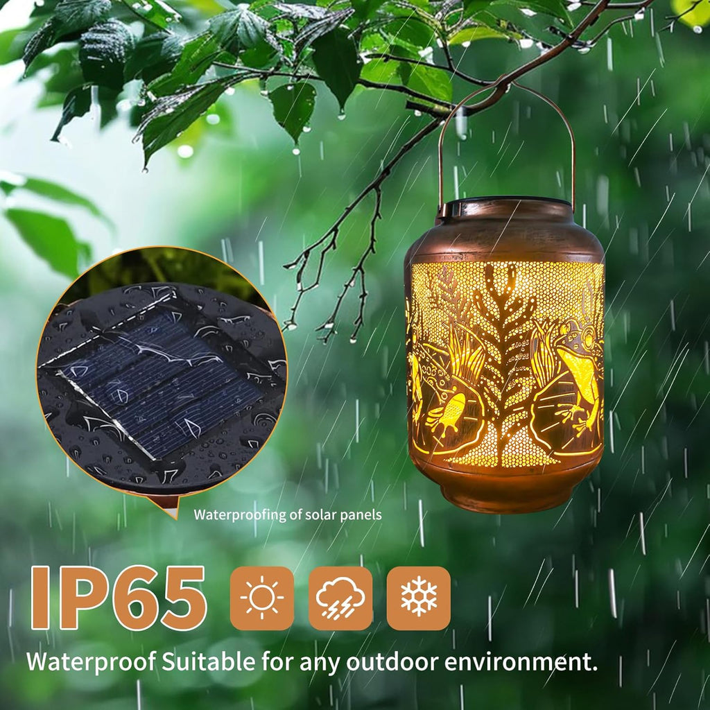 Frog Outdoor Solar Waterproof Light Retro Wrought Iron Hollow LED Light, Waterproof Garden Decorative Light, with Projection Function, Suitable for Balconies, Lawns, and Courtyard Landscapes.