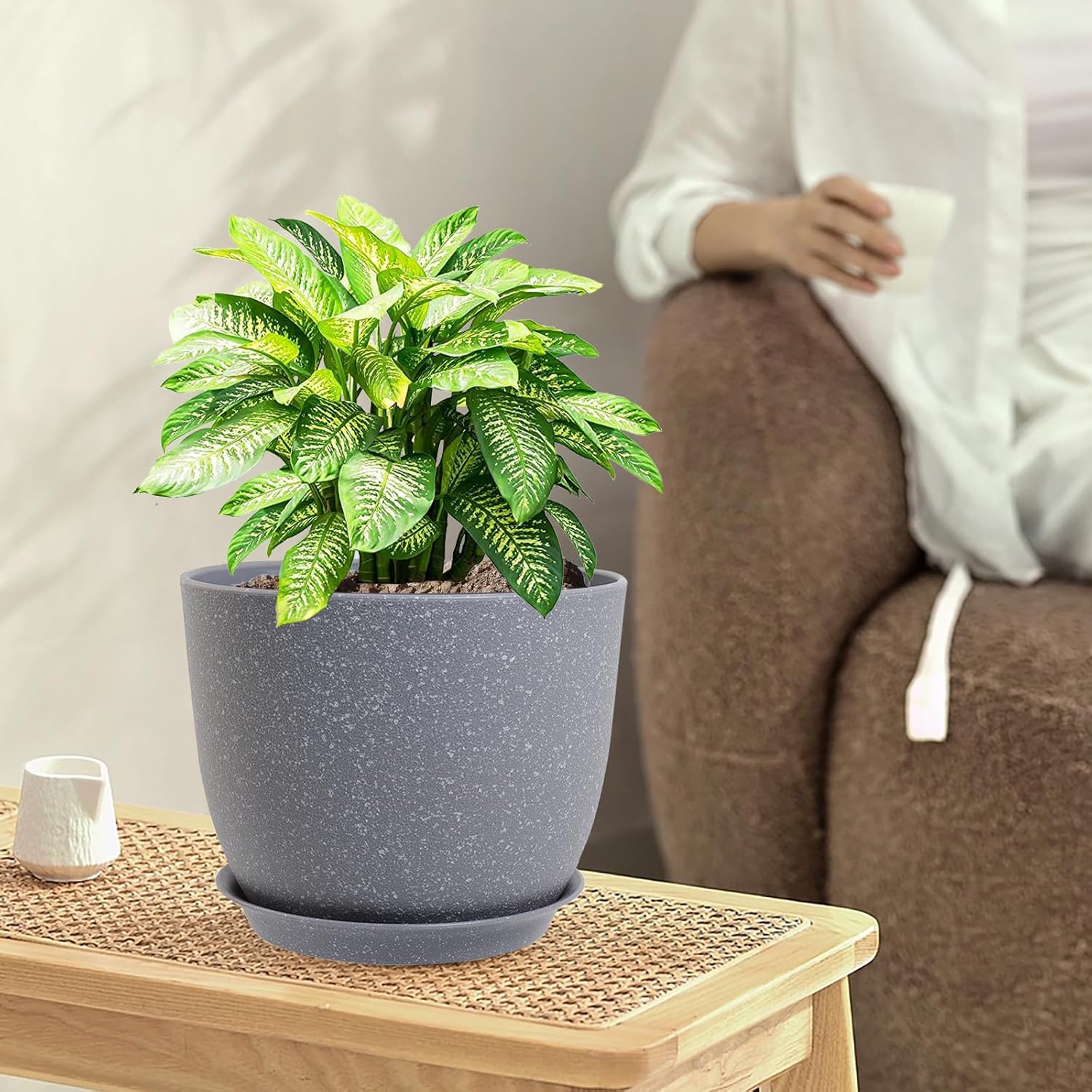 10/9/8 inch Plant Pots, Set of 3 Modern Decorative Plastic Planters with Drainage Holes and Saucers for Garden House Plants, Flower Pots for Indoor Outdoor Plants, Speckled Grey