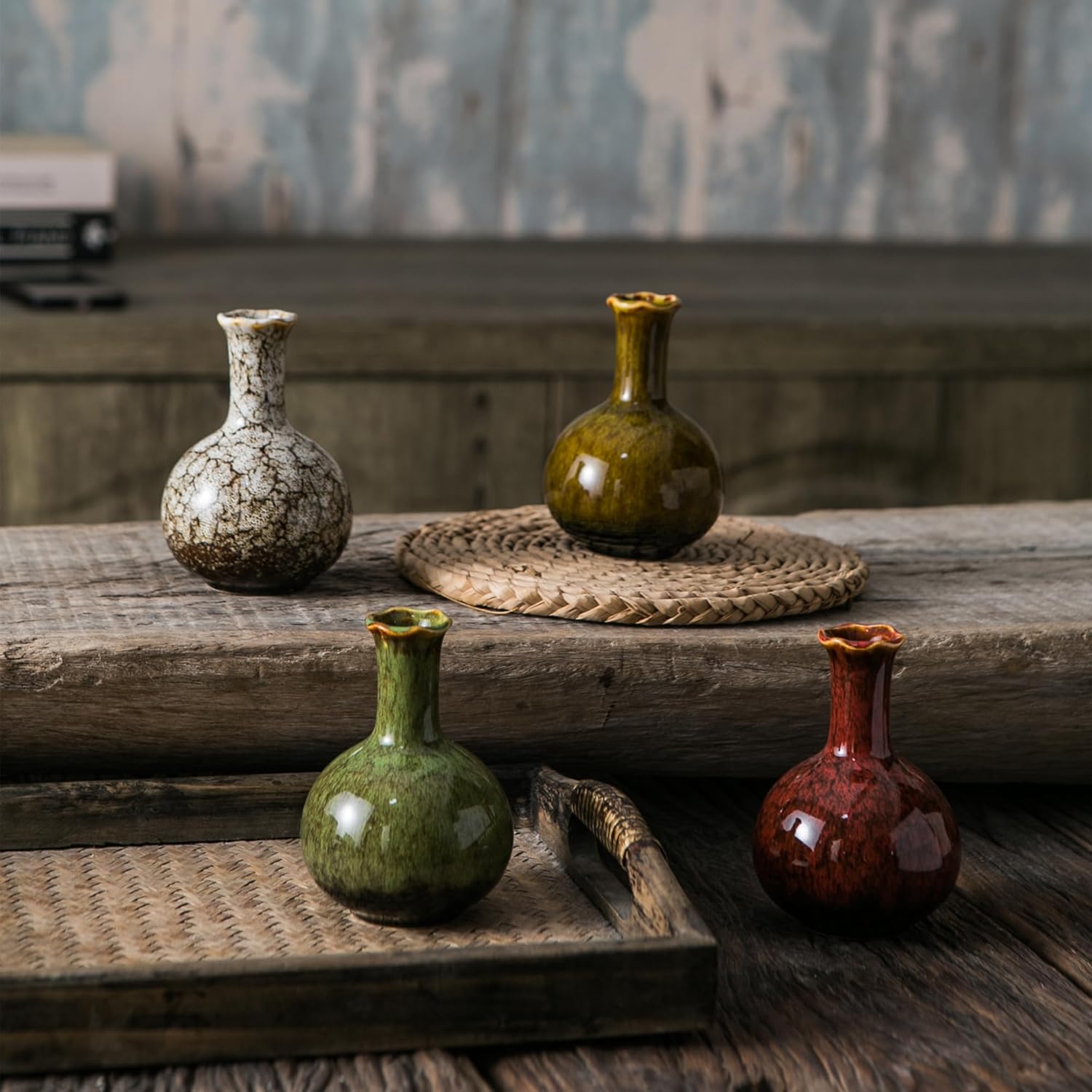 JOJUNO Glazed Rustic Bud Vase Set of 4 - Small Ceramic Mini Pottery Vases in White, Yellow, Green, Red - Ideal for Fresh & Dried Flowers - Modern Farmhouse Décor for Living Room, Shelves, Dining Table
