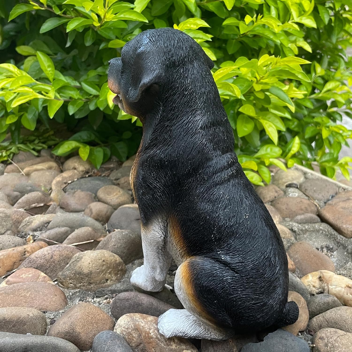 Solar Garden Statues Dog Figurine with LED Light Lantern Outdoor Art Decor for Patio Lawn Yard Housewarming Home Ornaments Gifts for Dog Lovers Mom Grandma Women